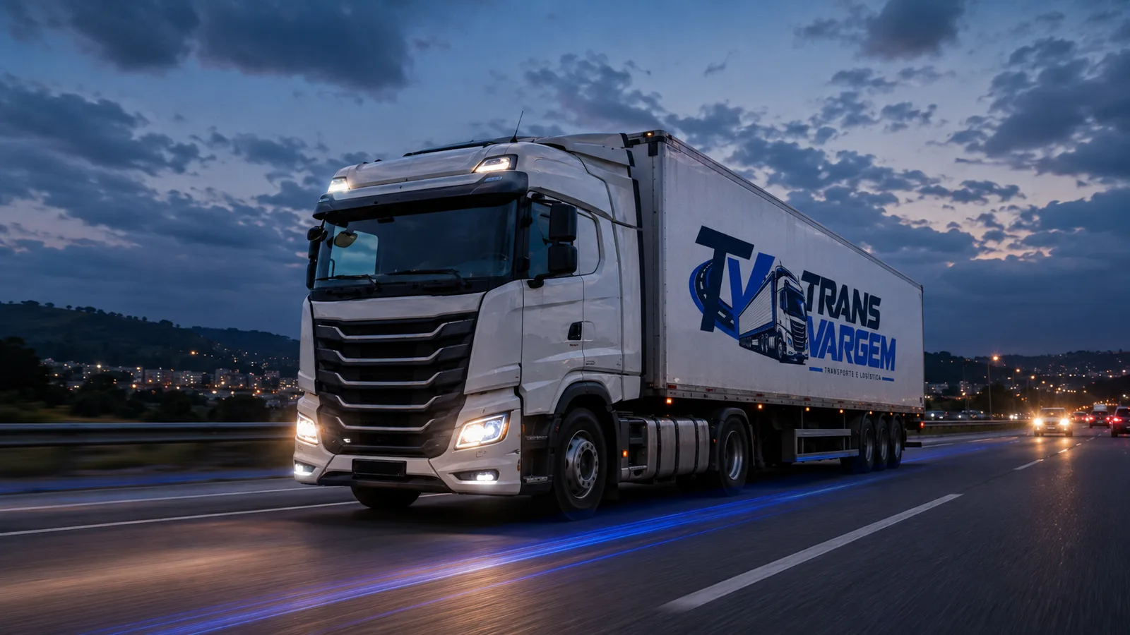 Caminhão da TransVargem, transportadora em Vargem Grande Paulista, realizando transporte rodoviário de cargas em São Paulo
